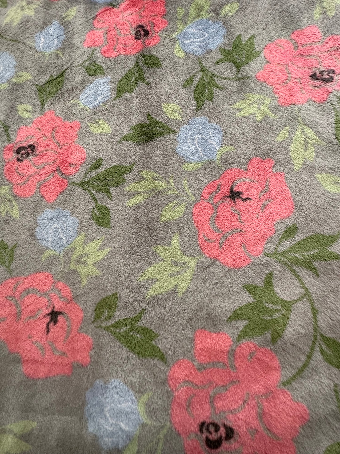 Rose Garden on Coral Hide Adult Regular Blanket 55x75