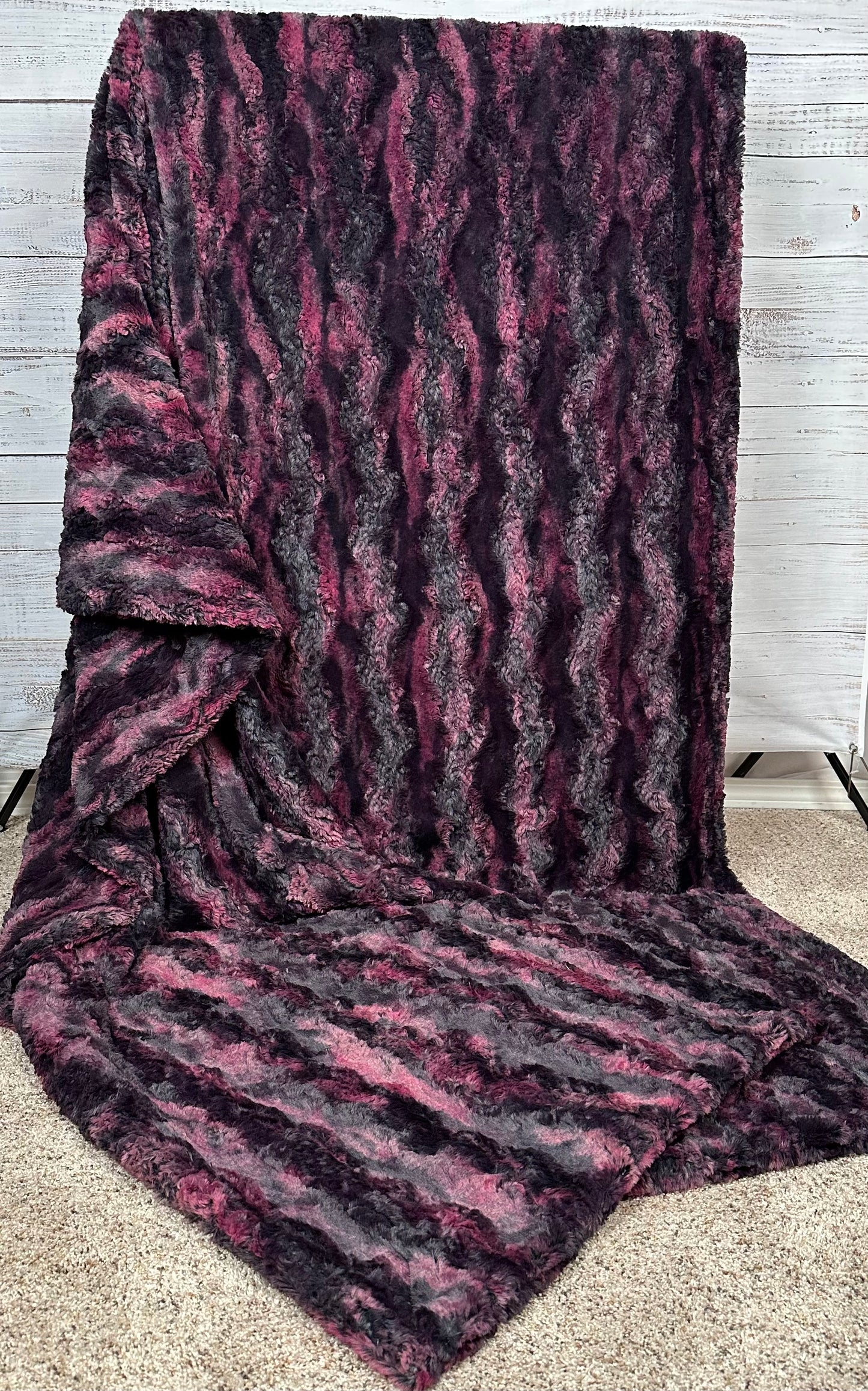 Dragon Double Luxe X-Wide XL 60x86 30mm Minky Blanket